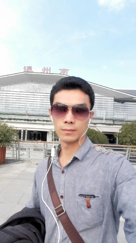 错把真心喂了狗的第三张照片--福州相亲网